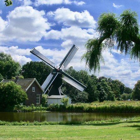 Bed & Breakfast Tegenover De Molen 하를렘 외부 사진