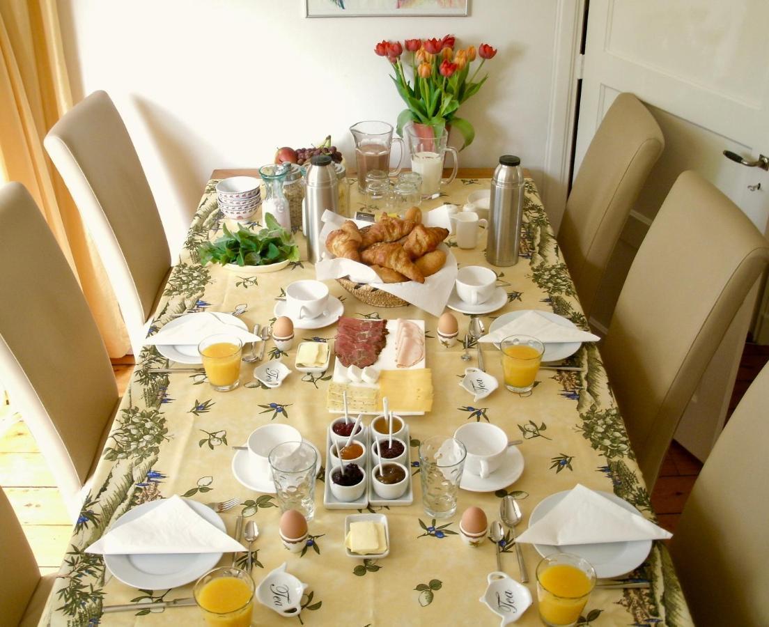 Bed & Breakfast Tegenover De Molen 하를렘 외부 사진